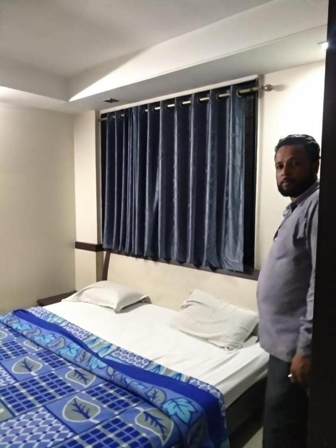 Sai Vasant Vihar Hotel Shirdi Exterior foto